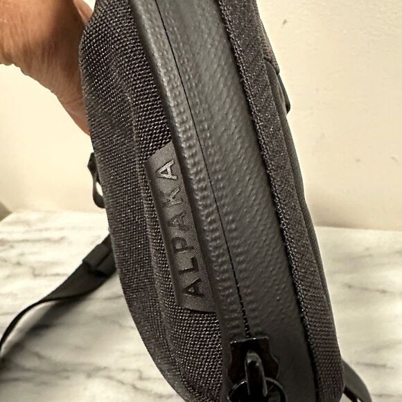 Alpaka keep moving forward Black Crossbody Bag NEW no tag unisex - Picture 2 of 12